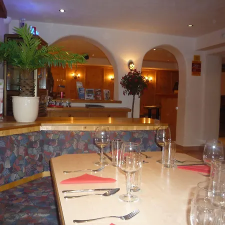 Gruenfelder Hotel *